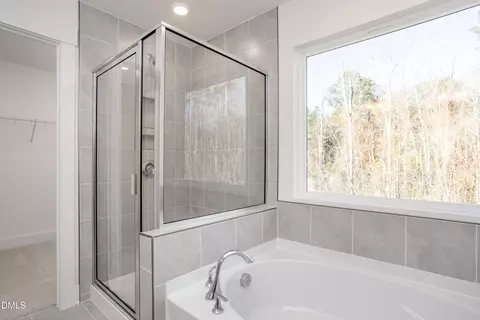 Bath - 701 Highview Dr #32, Benson, NC 27504 photo 3 of 4