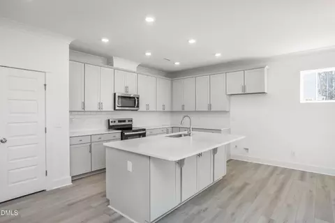 Kitchen - 701 Highview Dr #32, Benson, NC 27504 photo 1 of 1