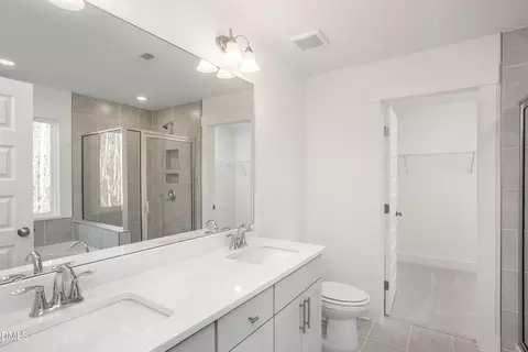 Bath - 701 Highview Dr #32, Benson, NC 27504 photo 2 of 4