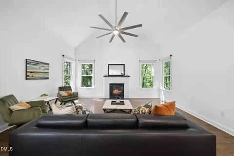 401 Vatersay Dr, Apex, NC 27502