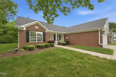2204 Sweetbay Cir, Burlington, NC 27215