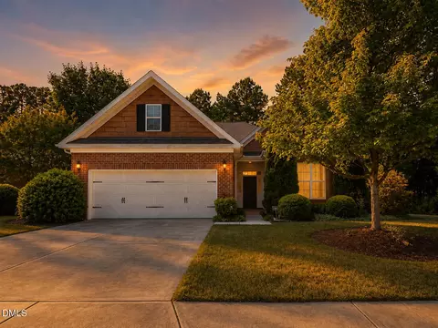 242 Hales Wood Rd, Chapel Hill, NC 27517