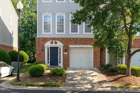 5421 Golden Arrow Ln, Raleigh, NC 27613