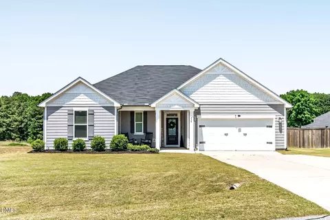 434 Windy Farm Dr, Fuquay Varina, NC 27526