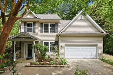 105 Little Meadow Ct, Holly Springs, NC 27540