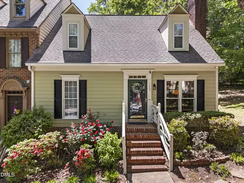 1407 Traherne Dr, Raleigh, NC 27612