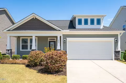 808 Briar Gate Dr, Holly Springs, NC 27540