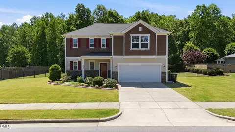 236 Congaree Dr, Holly Springs, NC 27540