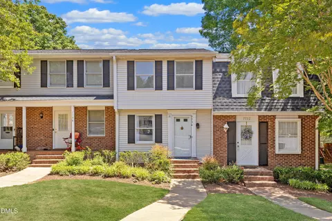 7734 Kingsberry Ct, Raleigh, NC 27615