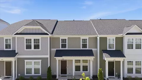 4909 Crescent Square St, Raleigh, NC 27616