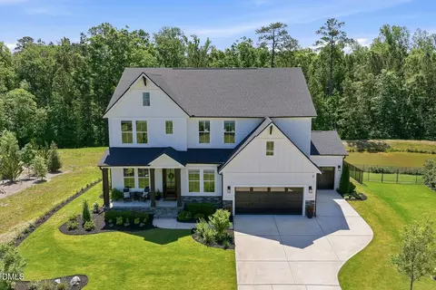 105 River Ledge Dr, Holly Springs, NC 27540