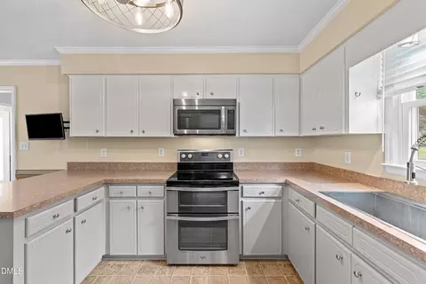 Kitchen - 222 Dana Dr, Garner, NC 27529 photo 4 of 6