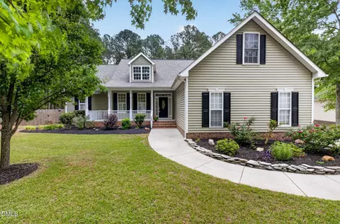 145 Oak Leaf Trl, Youngsville, NC 27596