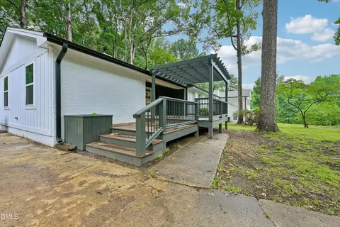 6625 Suburban Dr, Raleigh, NC 27615