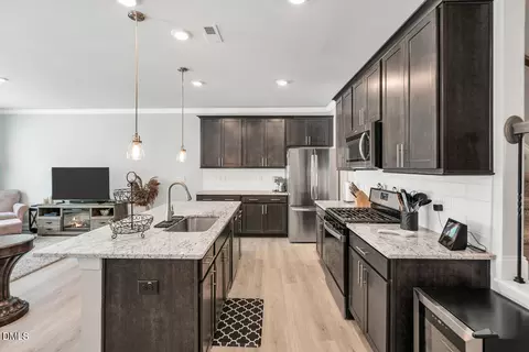 602 Picnic Pl, Hillsborough, NC 27278