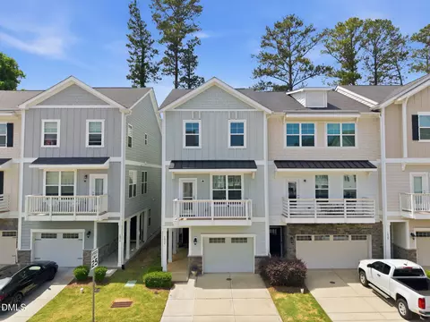 1032 Diamond Dove Ln, Apex, NC 27502
