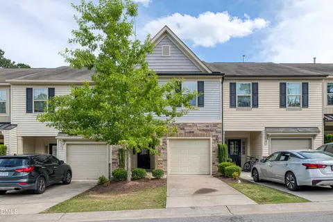 72 E Grove Point Dr, Clayton, NC 27527