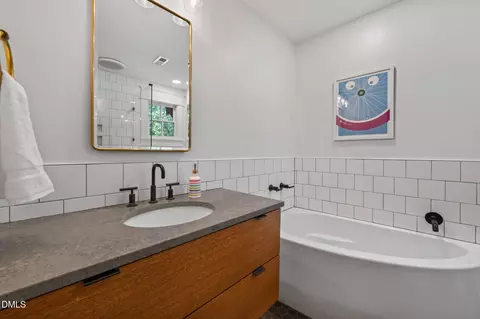 Bath - 325 E Trinity Ave, Durham, NC 27701 photo 5 of 7