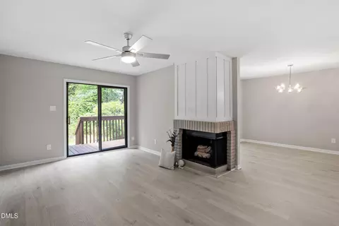 Living - 4100 Five Oaks Dr UNIT 47, Durham, NC 27707 photo 2 of 5