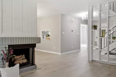 Living - 4100 Five Oaks Dr UNIT 47, Durham, NC 27707 photo 5 of 5