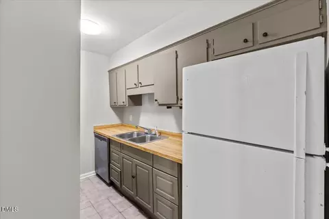 Kitchen - 102 Rhum Pl, Garner, NC 27529 photo 2 of 4