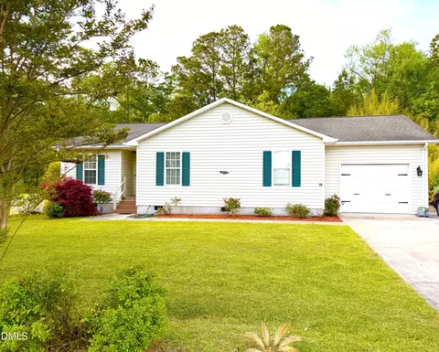 707 Blue Jean Rd, Whiteville, NC 28472