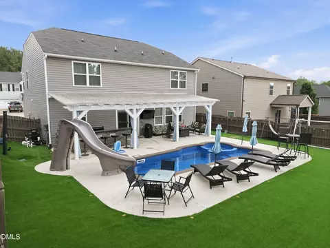 Exterior - 709 Tannerwell Ave, Wake Forest, NC 27587 photo 5 of 9