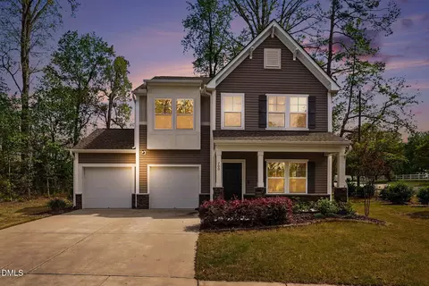 700 Atlantis St, Fuquay Varina, NC 27526