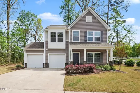 700 Atlantis St, Fuquay Varina, NC 27526