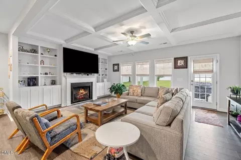 44 Pond Mountain Dr, Clayton, NC 27520