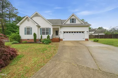 1616 Wet Stone Dr, Fuquay Varina, NC 27526