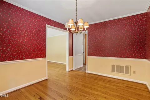 Dining - 1621 Stonehurst Rd, Raleigh, NC 27607 photo 3 of 4