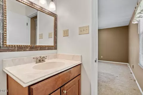 Bath - 1621 Stonehurst Rd, Raleigh, NC 27607 photo 3 of 3