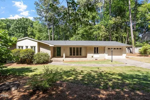 1621 Stonehurst Rd, Raleigh, NC 27607