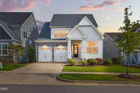 141 Acorn Crossing Rd, Holly Springs, NC 27540