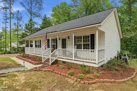 132 Hilltop Dr, Four Oaks, NC 27524
