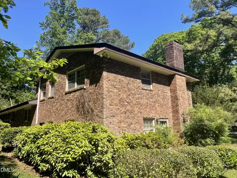 400 Briarcliff Ln, Cary, NC 27511