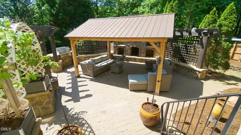 8607 Stonechase Dr, Raleigh, NC 27613