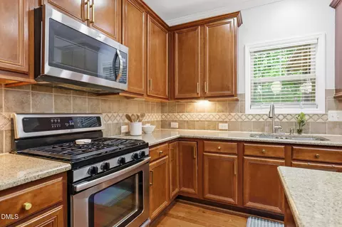 Kitchen - 162 Gathering Pl, Durham, NC 27713 photo 2 of 3