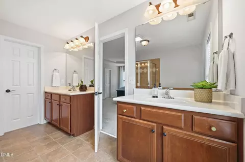 Bath - 162 Gathering Pl, Durham, NC 27713 photo 1 of 4