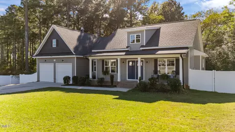 Exterior - 255 Ravens Row Dr, Benson, NC 27504 photo 3 of 8
