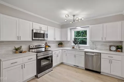 1821 Spring Ln, Sanford, NC 27330