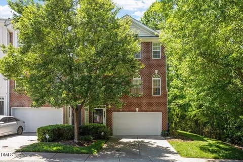 6955 Middleboro Dr, Raleigh, NC 27612