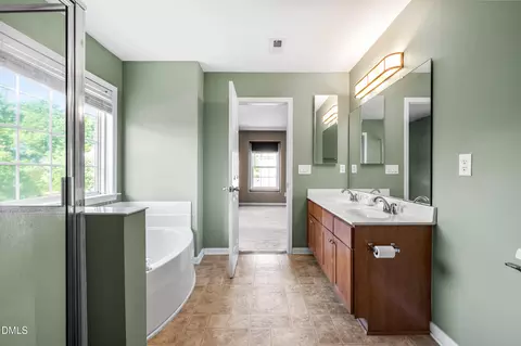 Bath - 301 Ashburn Ln, Durham, NC 27703 photo 2 of 3