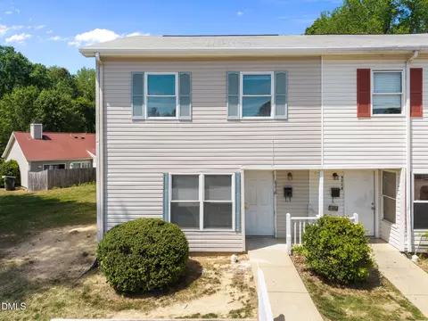 8218 Merriweather Cir, Raleigh, NC 27616