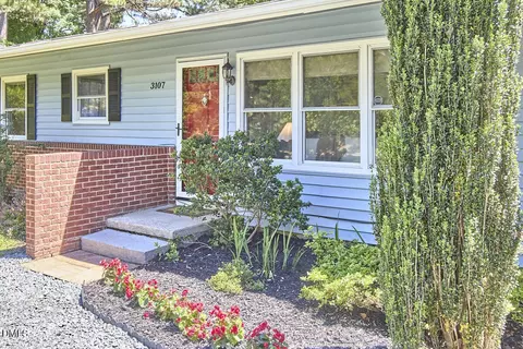 3107 Rosebriar Dr, Durham, NC 27705