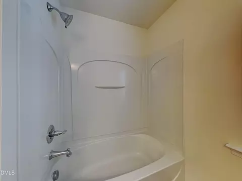 Bath - 2809 Roundleaf Ct, Raleigh, NC 27604 photo 3 of 4