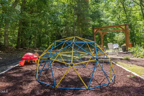 Exterior - 450 Stallings Rd, Durham, NC 27703 photo 7 of 10