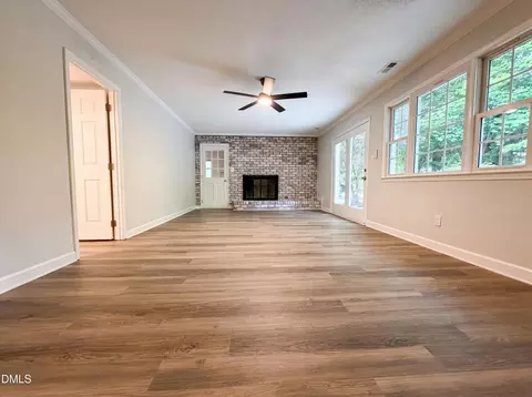Living - 104 Olmstead Ct, Garner, NC 27529 photo 3 of 4