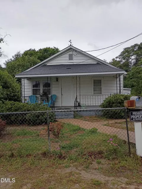 1924 Powell St, Fayetteville, NC 28306